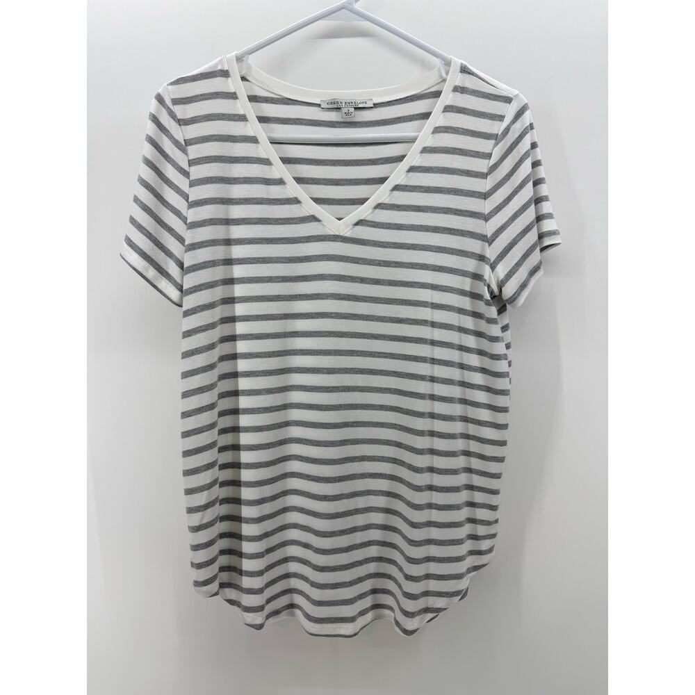 Green Envelope White and Gray Fitted Short Sleeve Tee size S